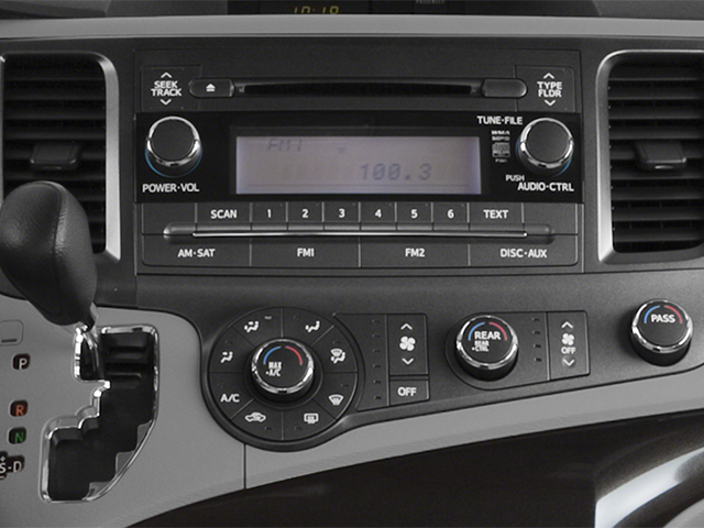 2014 TOYOTA TRUCK Sienna LE