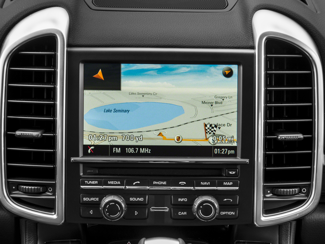 2016 Porsche Cayenne S photo 3