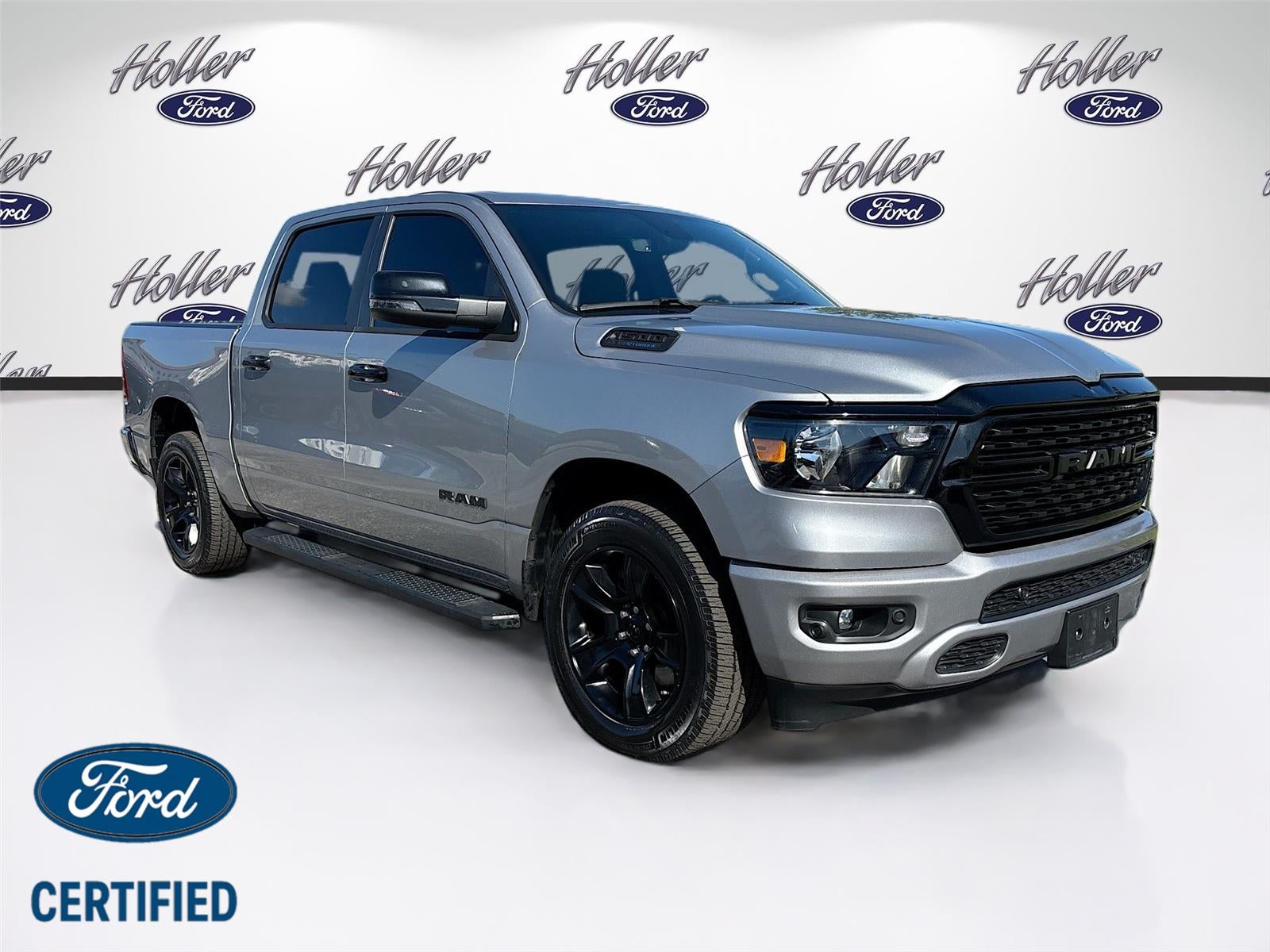 2023 RAM 1500 Big Horn/Lone Star 4x4 Crew Cab 5'7's photo