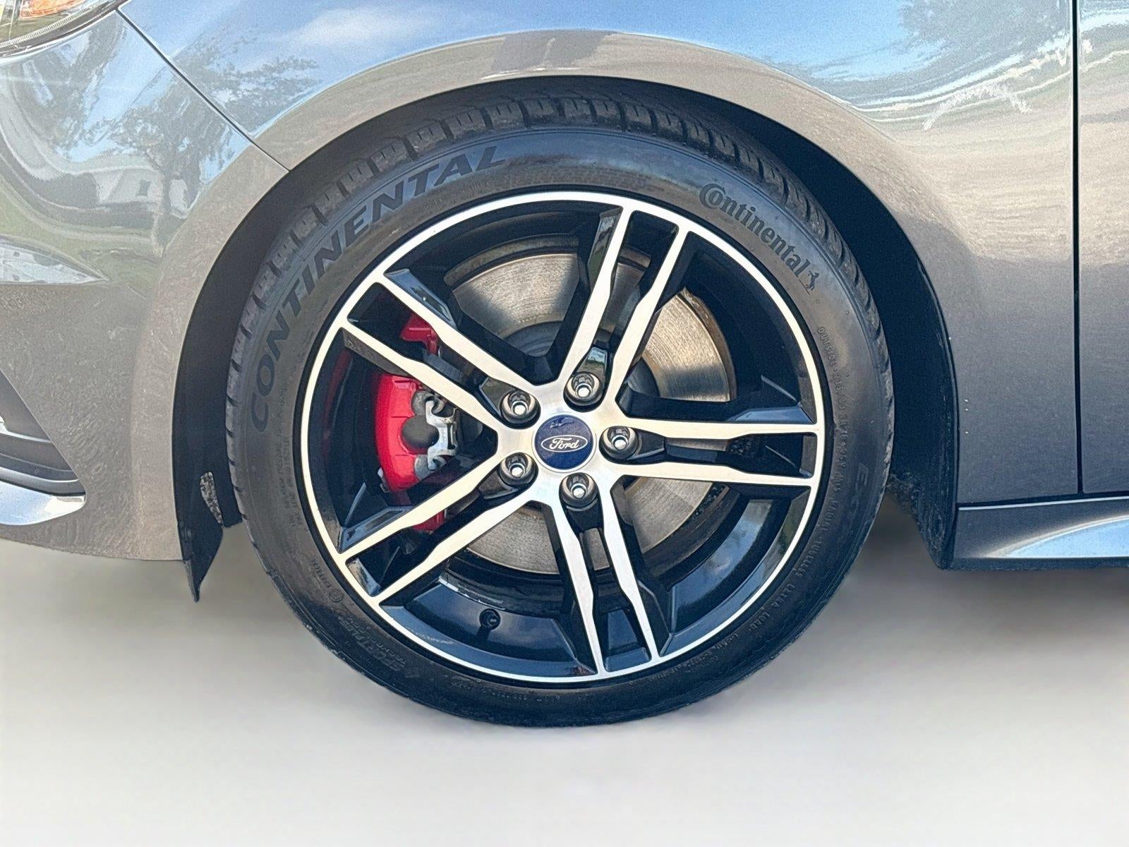 2018 Ford Focus ST