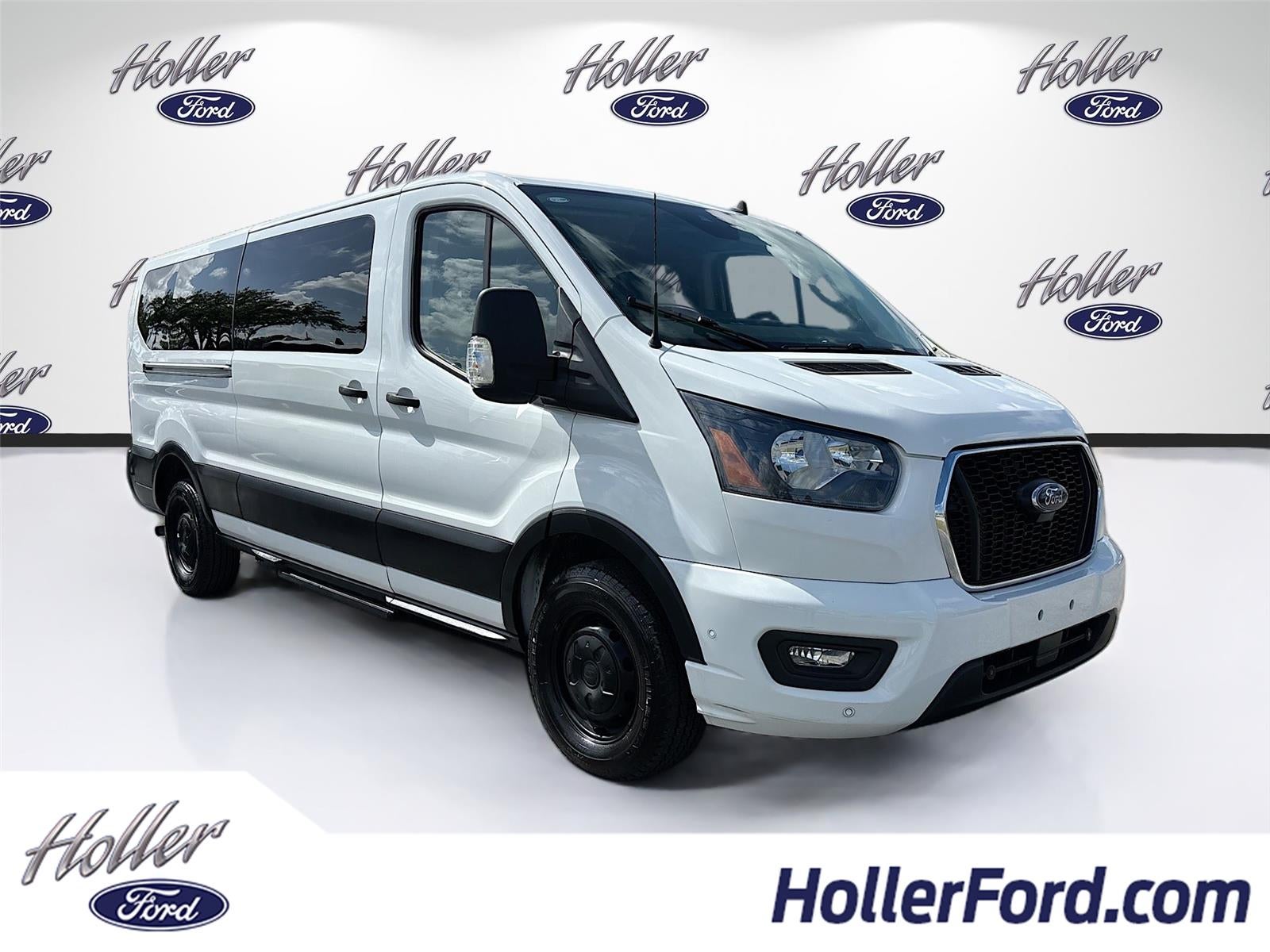 2023 Ford Transit Passenger Wagon XLT