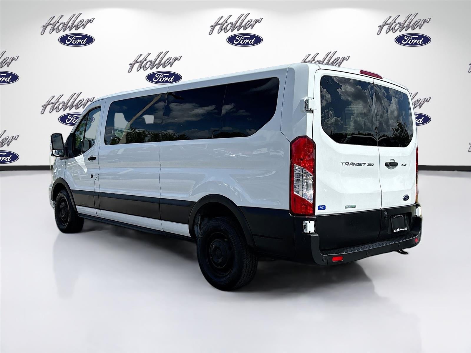 2023 Ford Transit Passenger Wagon XLT