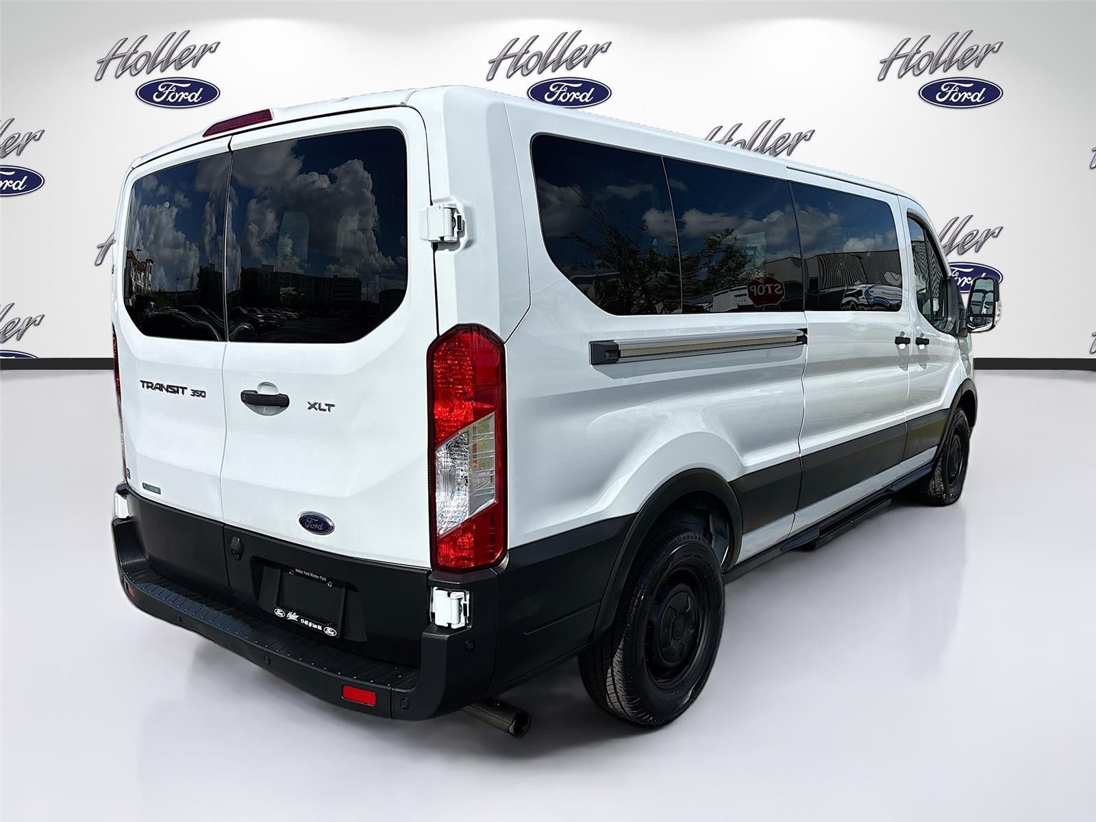 2023 Ford Transit Passenger Wagon XLT