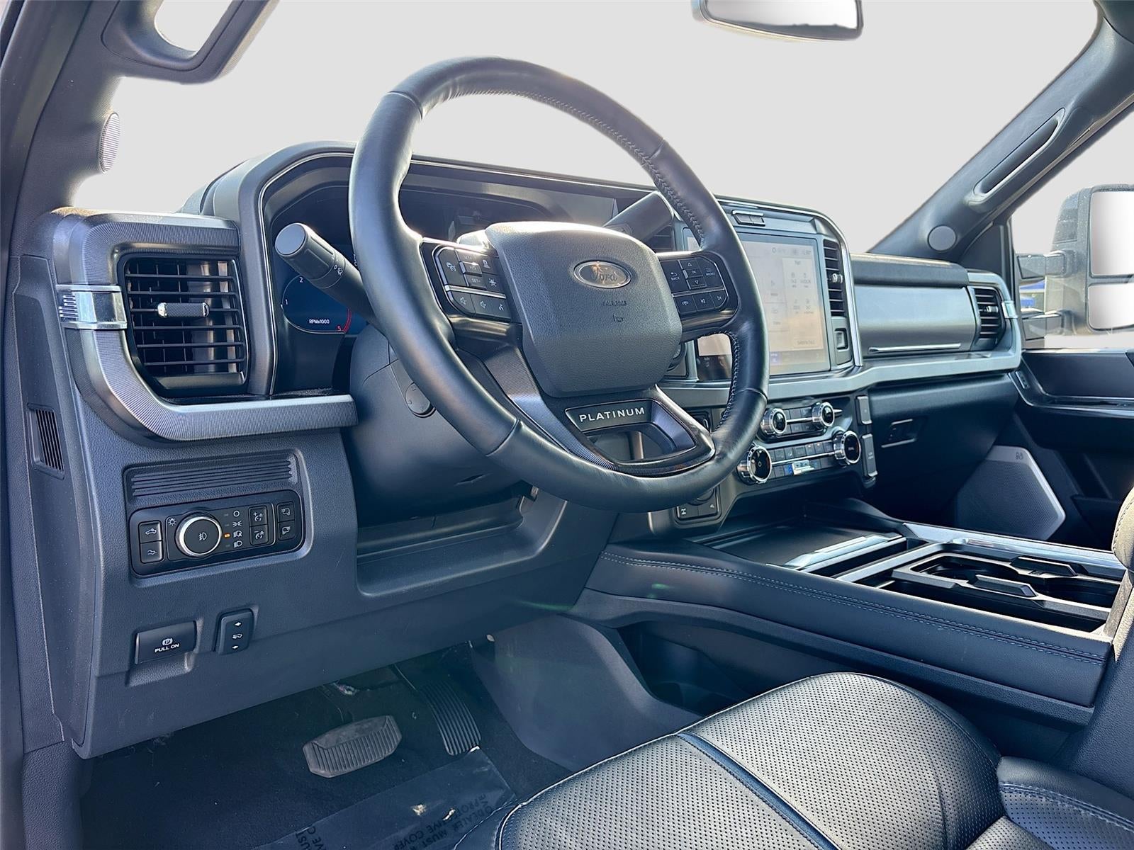 2026 Ford Super Duty F-350 SRW Platinum
