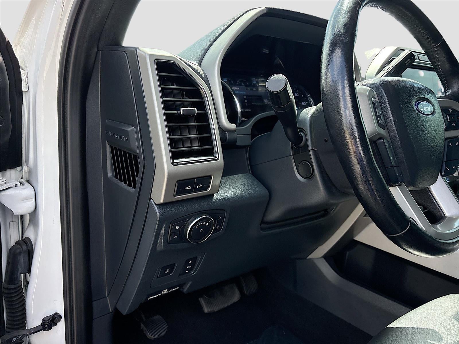 2022 Ford Super Duty F-350 DRW LARIAT