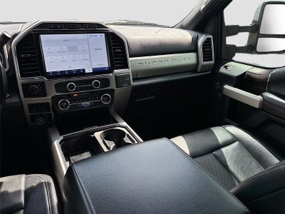 2022 Ford Super Duty F-350 DRW LARIAT