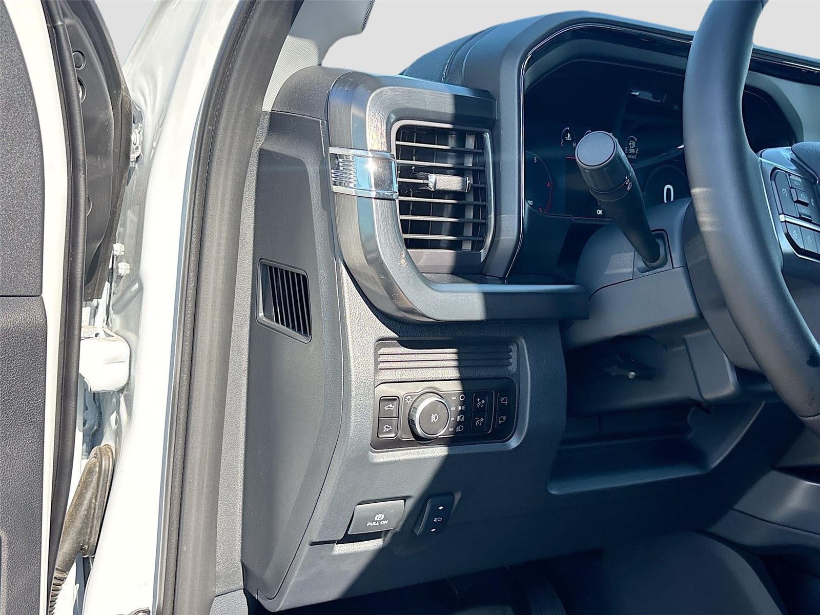 2025 Ford Super Duty F-450 DRW LARIAT