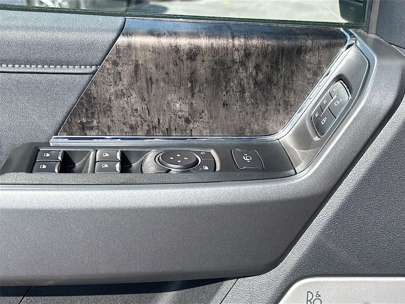 2025 Ford Super Duty F-450 DRW LARIAT