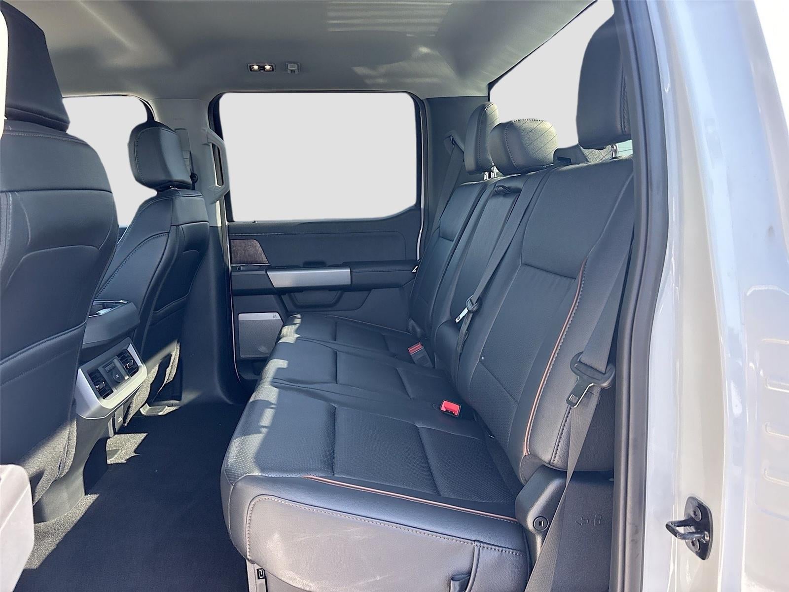 2025 Ford Super Duty F-450 DRW LARIAT