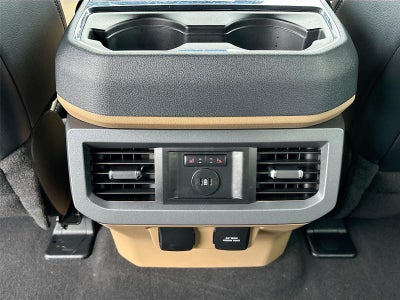 2024 Ford Super Duty F-450 DRW LARIAT