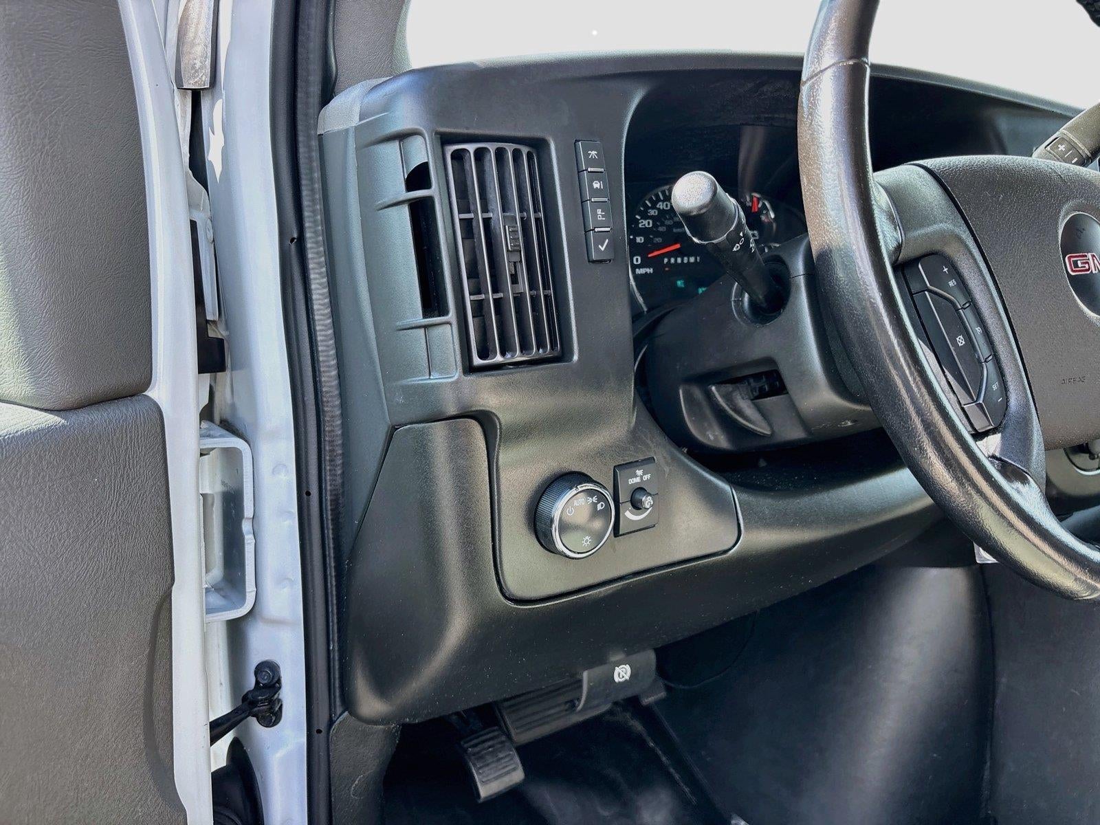 2023 GMC Savana Commercial Cutaway 3500 139" VAN