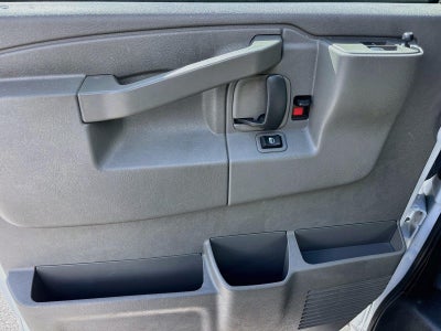 2023 GMC Savana Commercial Cutaway 3500 139" VAN
