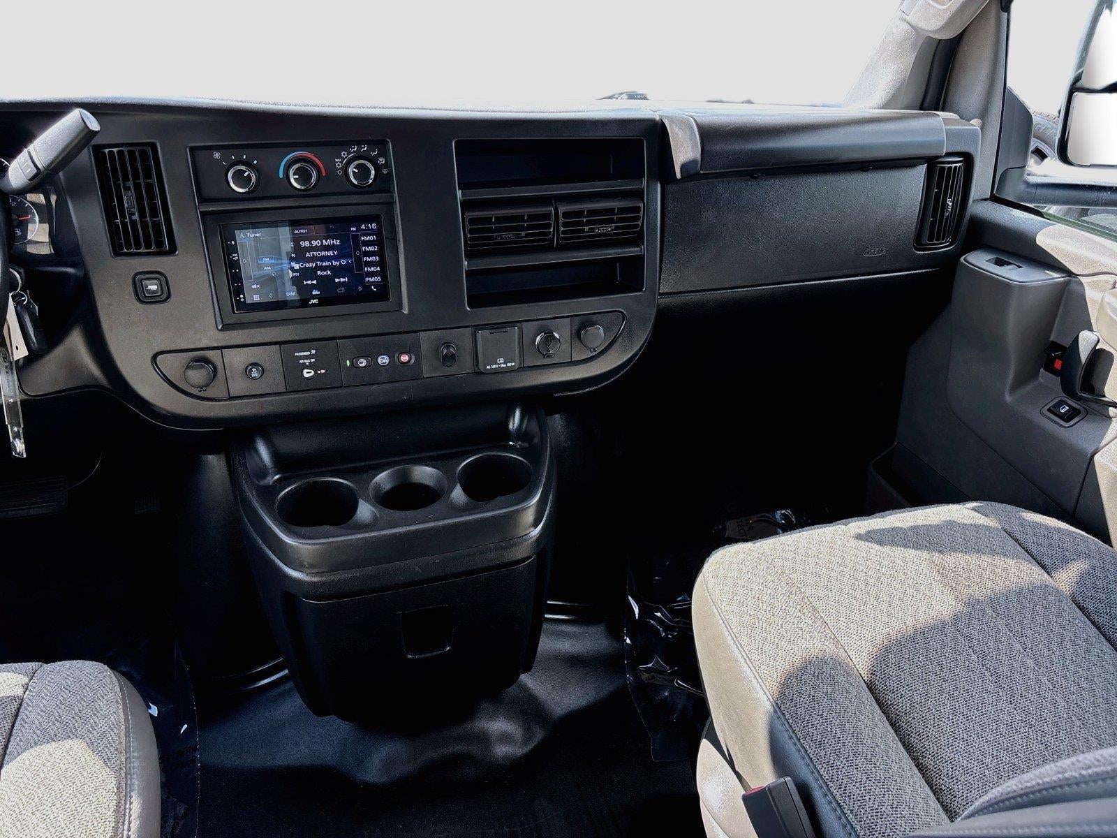 2023 GMC Savana Commercial Cutaway 3500 139" VAN