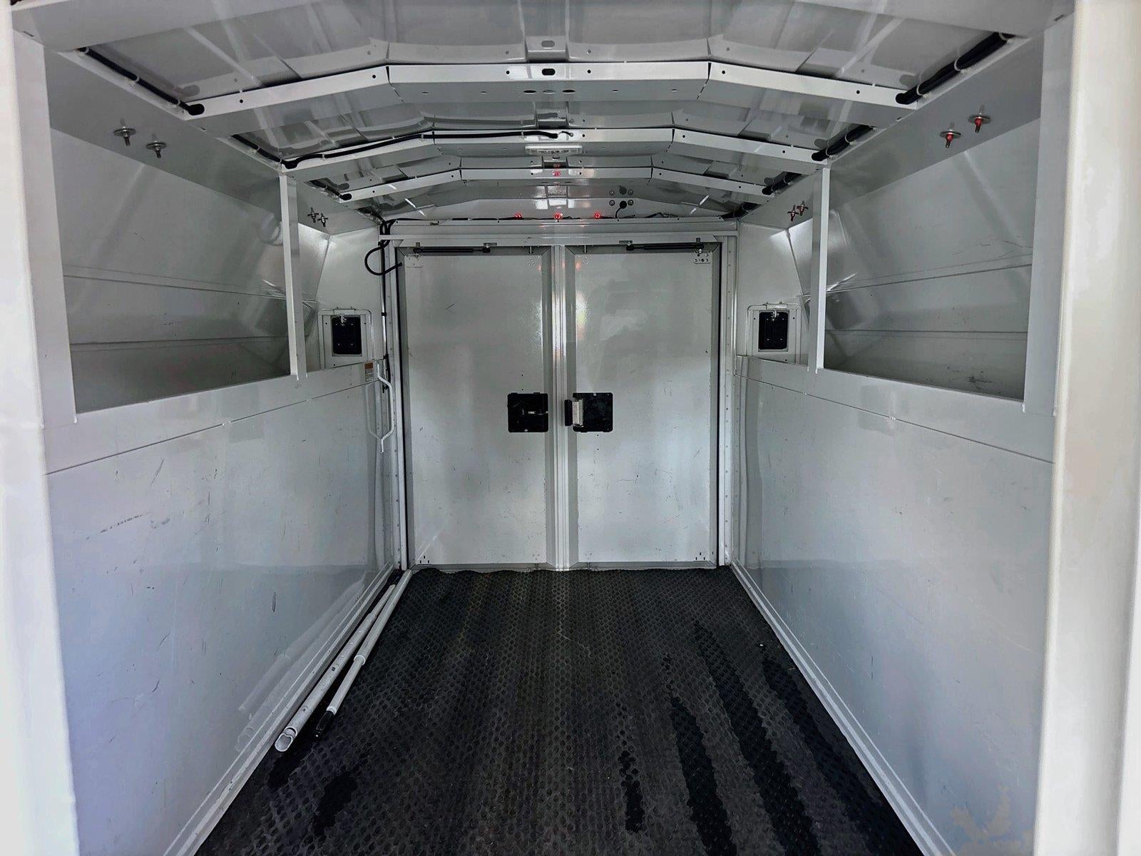 2023 GMC Savana Commercial Cutaway 3500 139" VAN