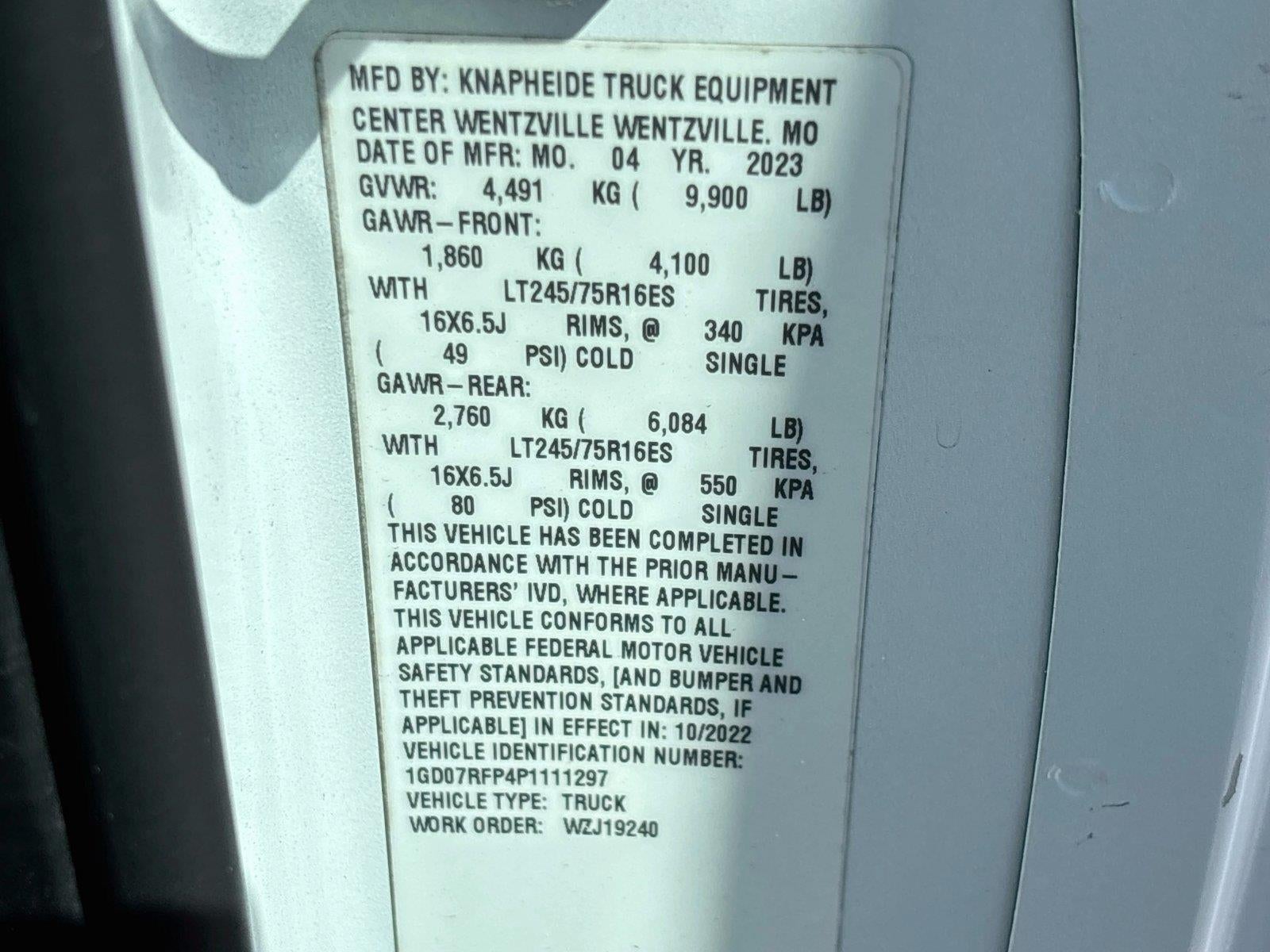 2023 GMC Savana Commercial Cutaway 3500 139" VAN