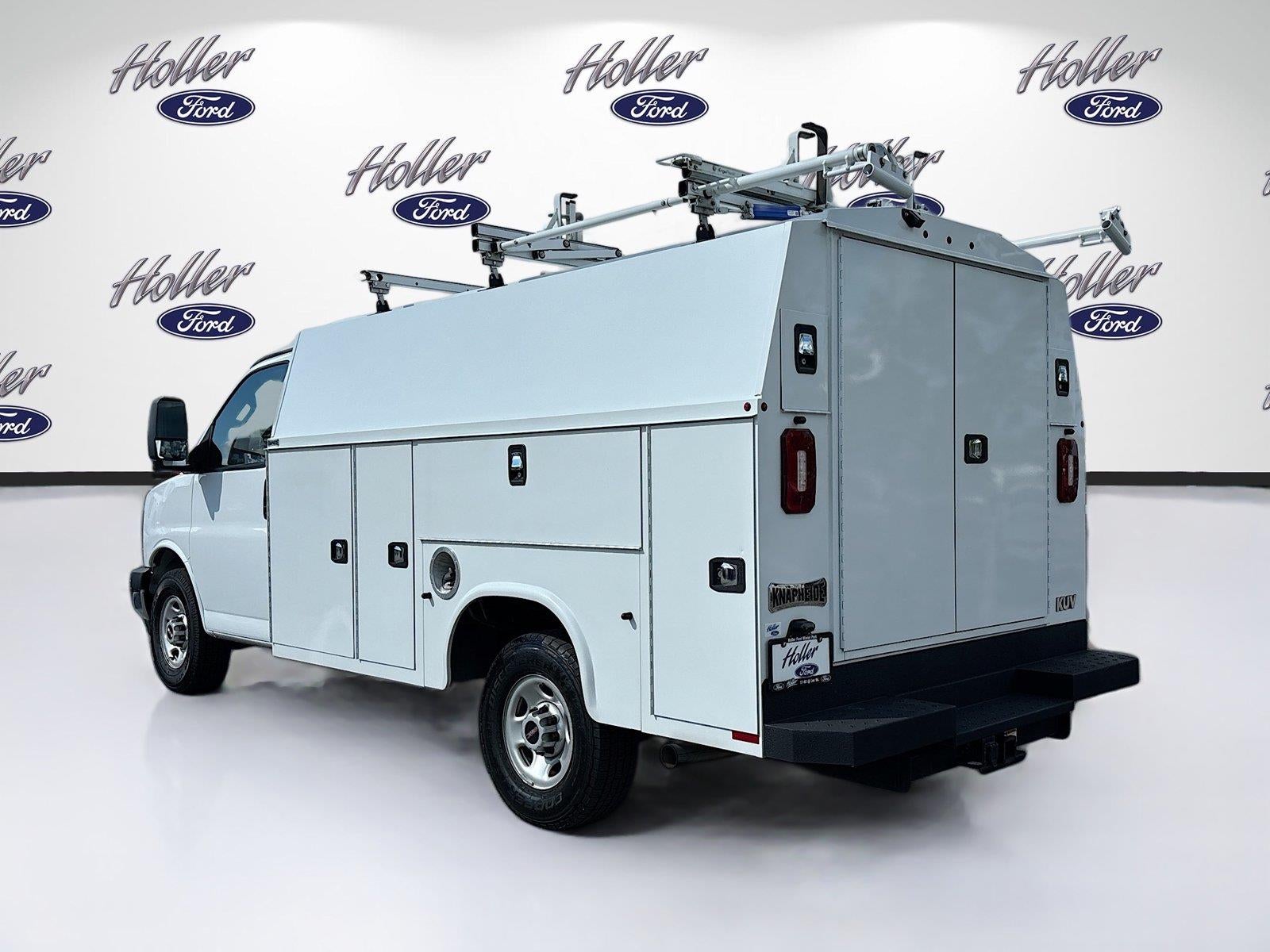 2023 GMC Savana Commercial Cutaway 3500 139" VAN