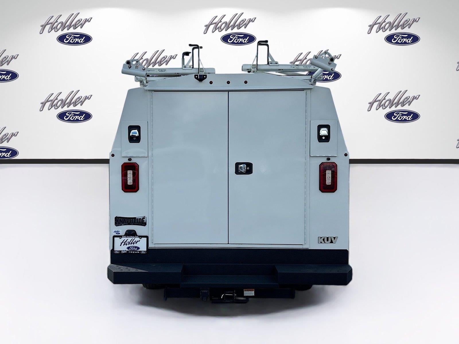 2023 GMC Savana Commercial Cutaway 3500 139" VAN