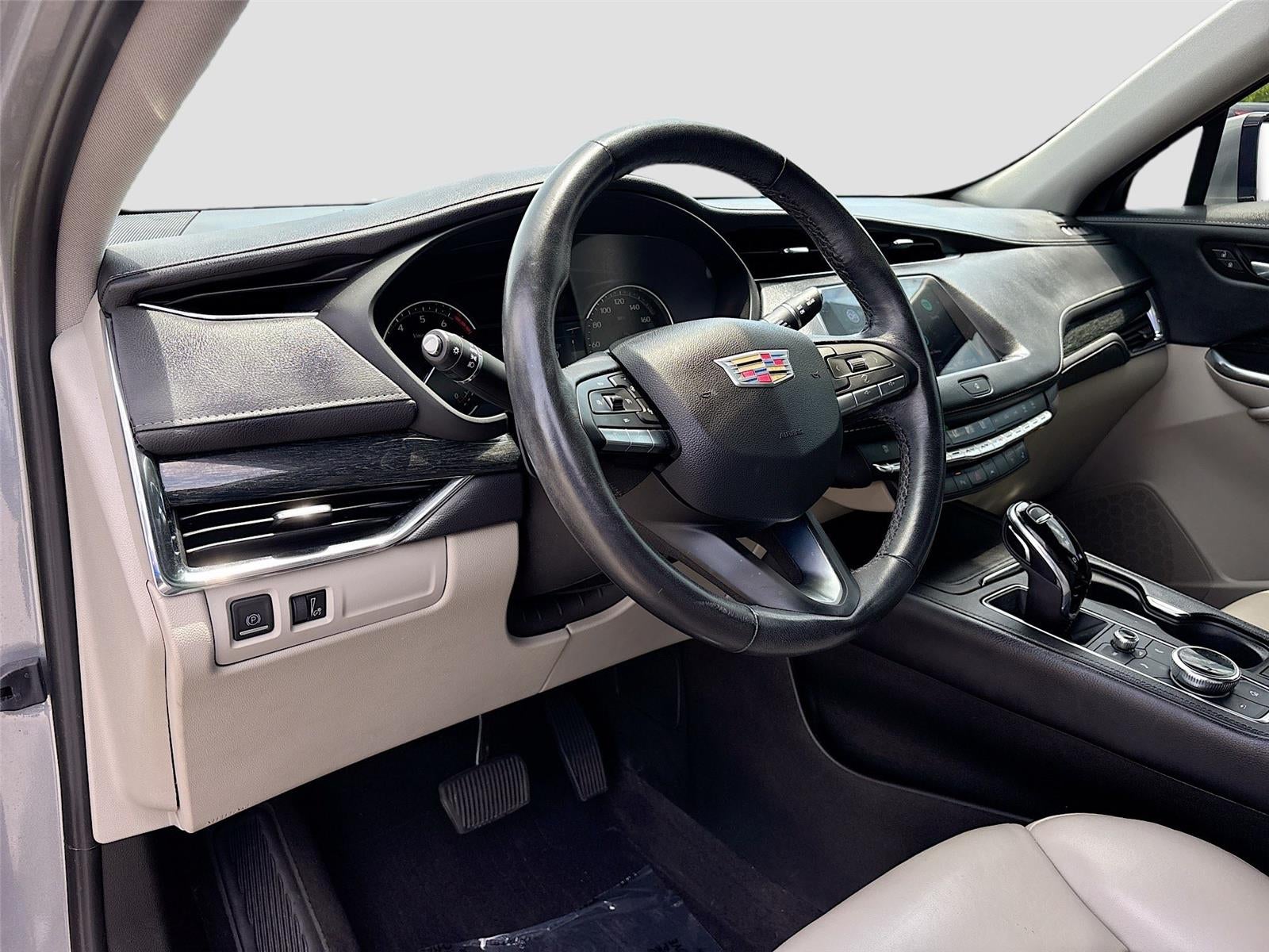 2023 Cadillac XT4 FWD Premium Luxury