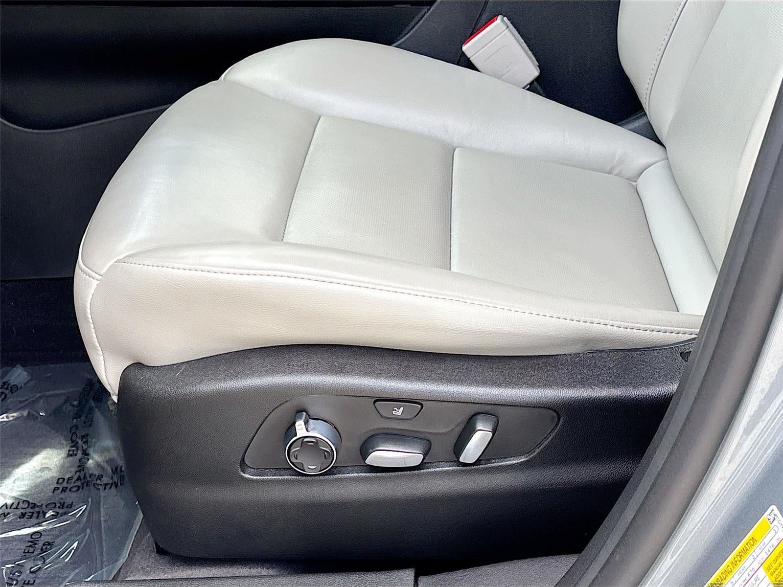 2023 Cadillac XT4 FWD Premium Luxury