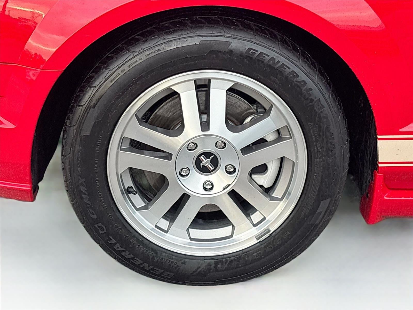 2005 Ford Mustang GT Premium