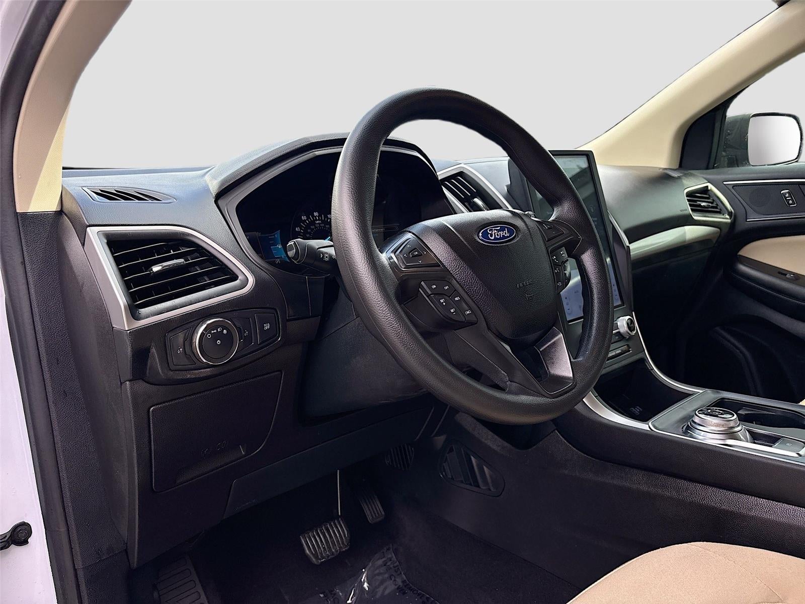 2022 Ford Edge SE