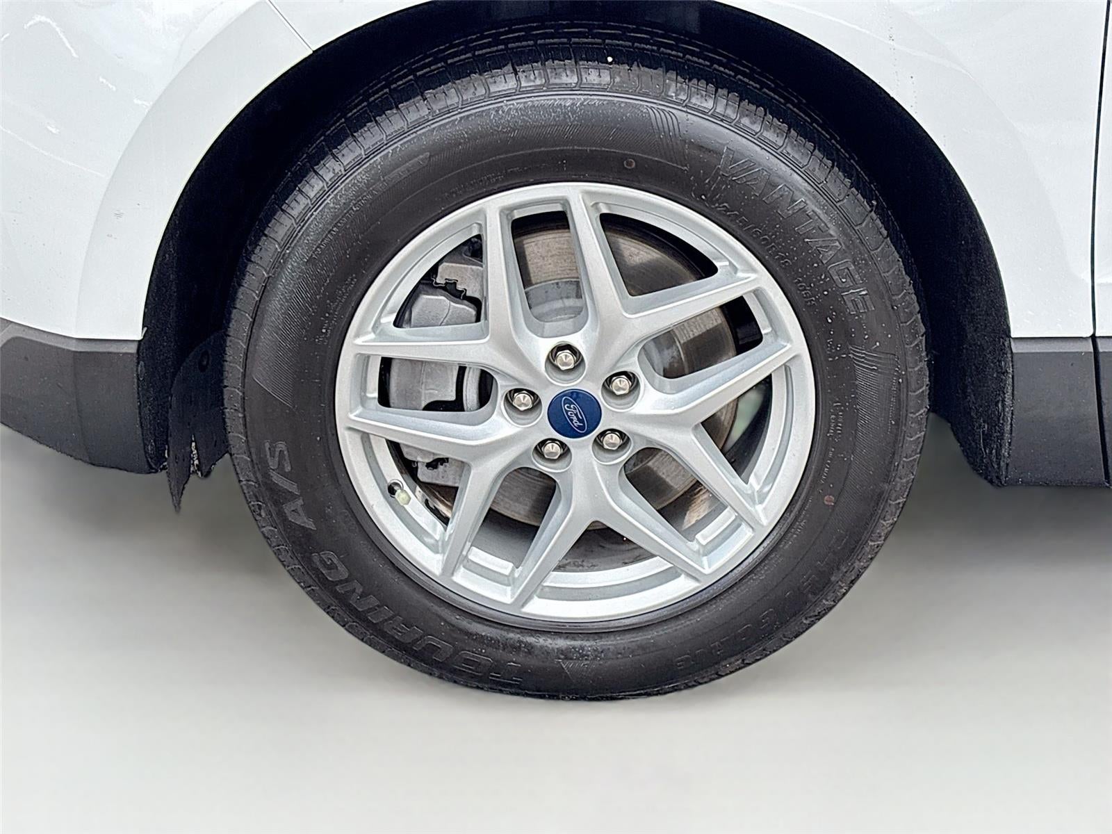 2022 Ford Edge SE
