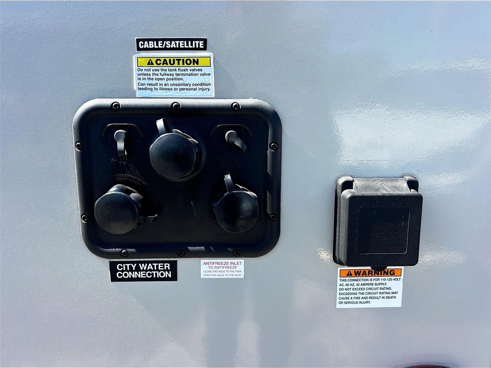 2020 ROCKWOOD TV Base