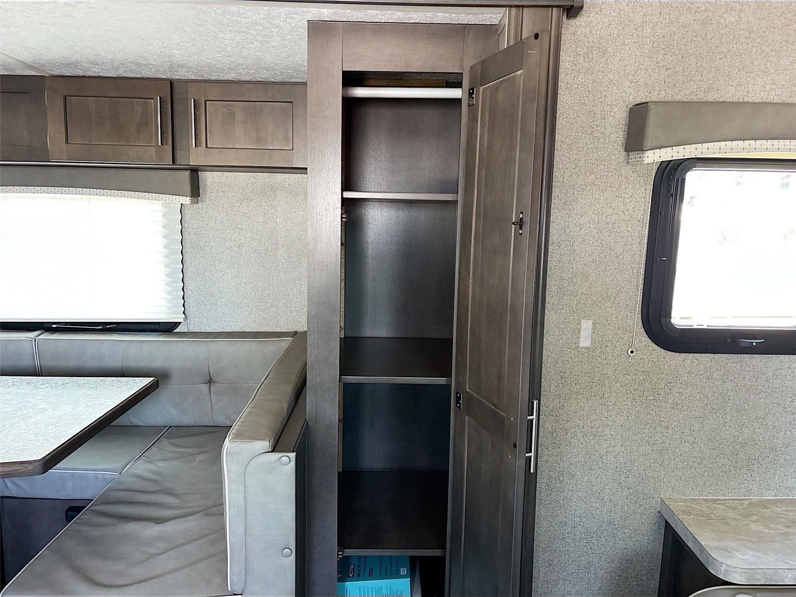 2020 ROCKWOOD TV Base