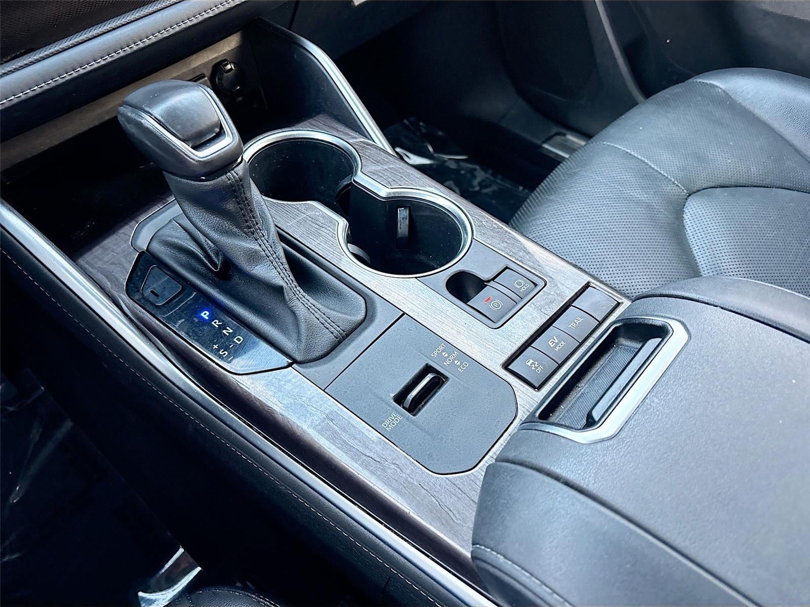 2021 Toyota Highlander Hybrid Platinum