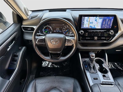 2021 Toyota Highlander Hybrid Platinum