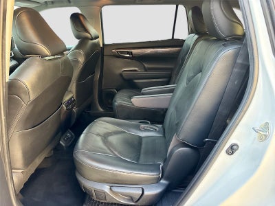 2021 Toyota Highlander Hybrid Platinum
