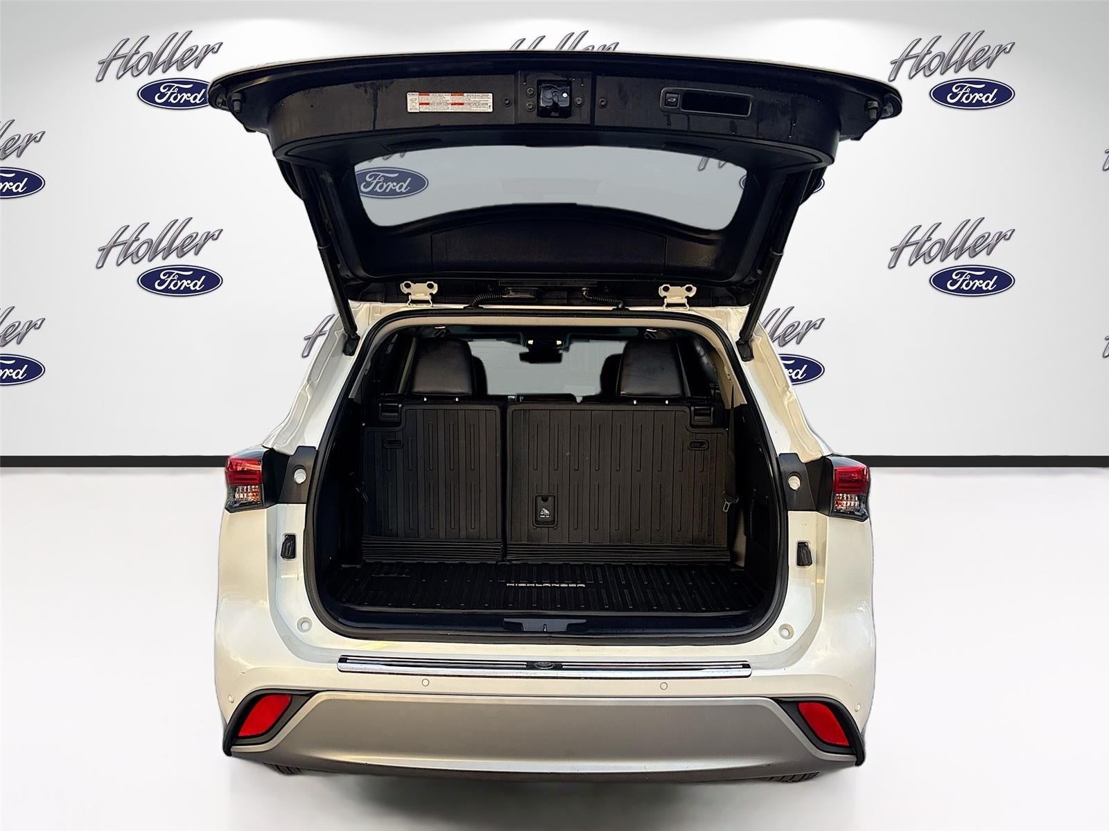 2021 Toyota Highlander Hybrid Platinum