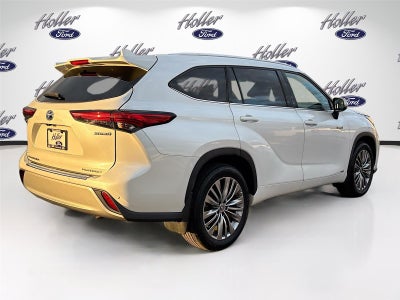 2021 Toyota Highlander Hybrid Platinum