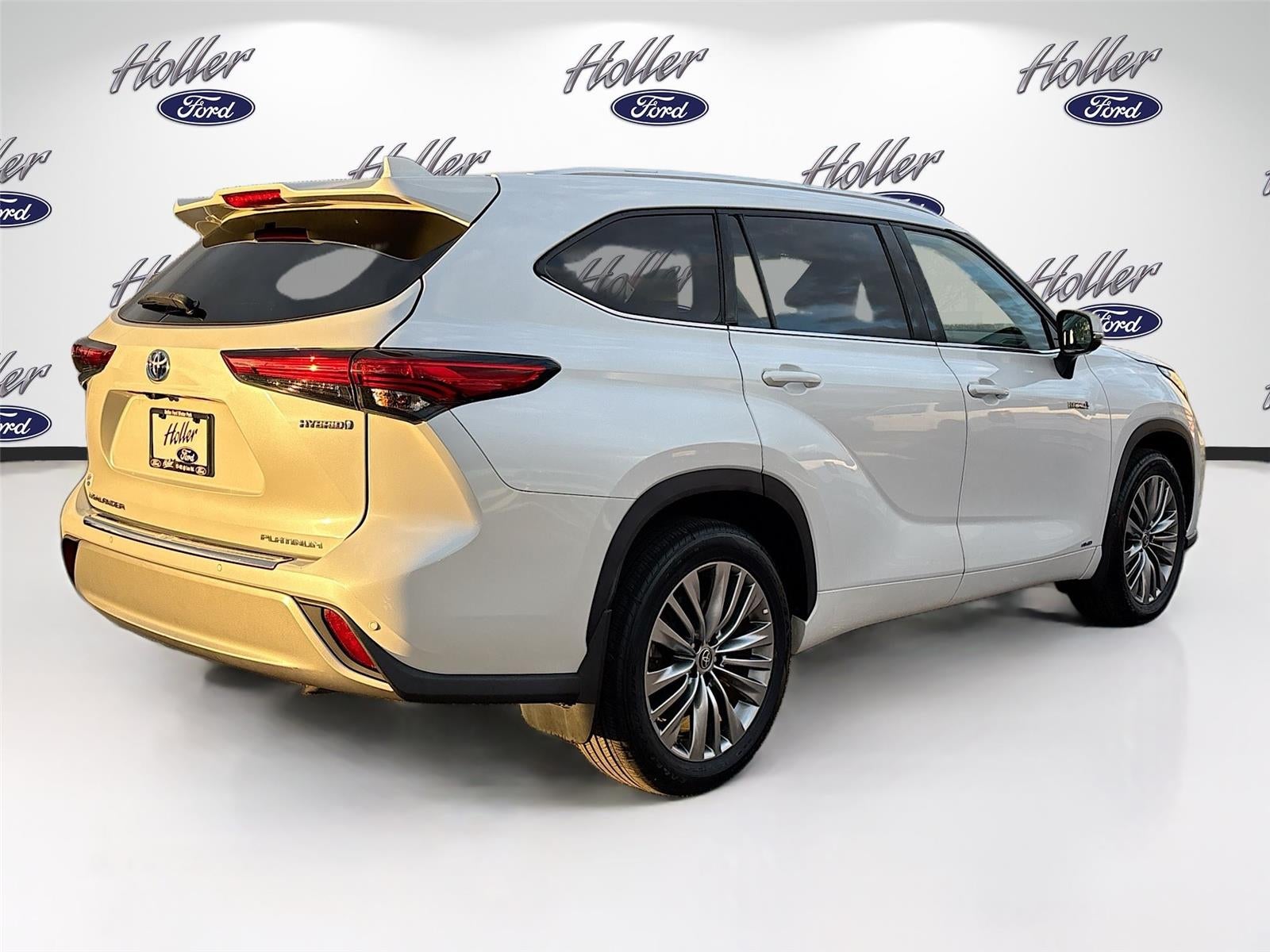 2021 Toyota Highlander Hybrid Platinum