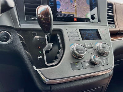 2017 Toyota Sienna Limited Premium 7-Passenger