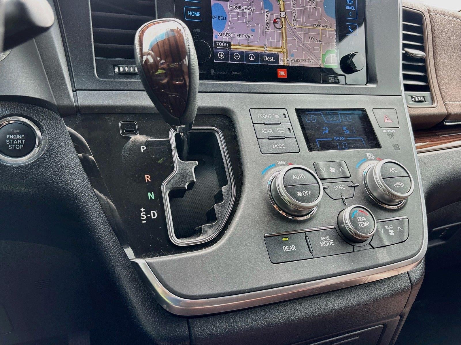 2017 Toyota Sienna Limited Premium 7-Passenger