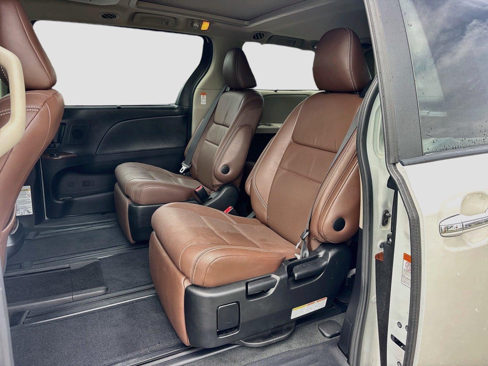 2017 Toyota Sienna Limited Premium 7-Passenger