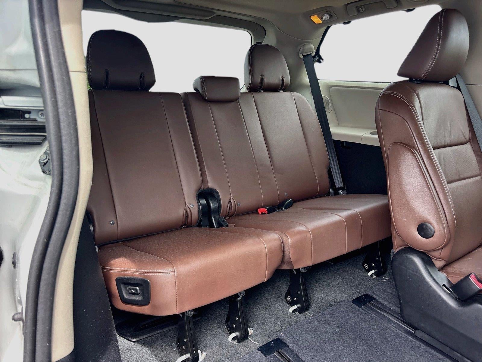 2017 Toyota Sienna Limited Premium 7-Passenger