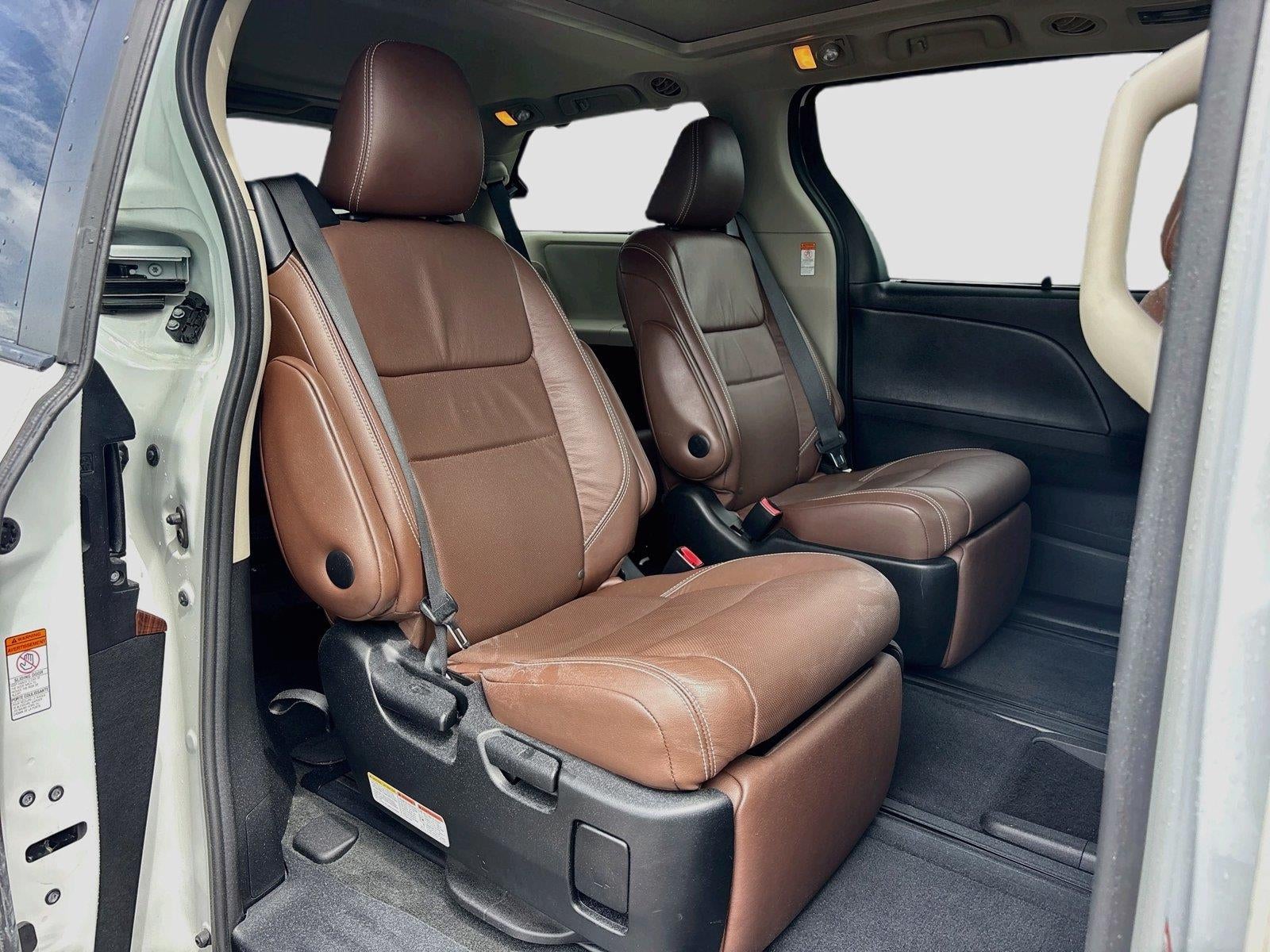 2017 Toyota Sienna Limited Premium 7-Passenger