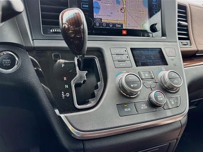 2017 Toyota Sienna Limited Premium 7-Passenger