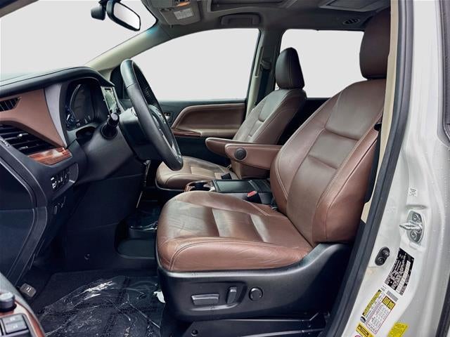 2017 Toyota Sienna Limited Premium 7-Passenger