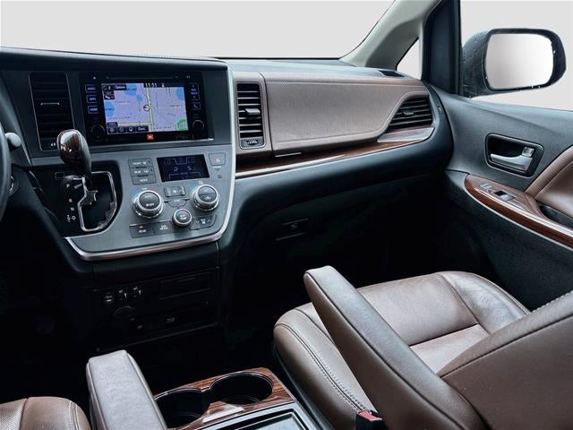 2017 Toyota Sienna Limited Premium 7-Passenger