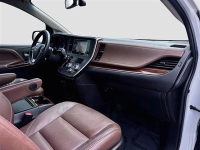 2017 Toyota Sienna Limited Premium 7-Passenger