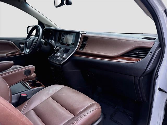 2017 Toyota Sienna Limited Premium 7-Passenger