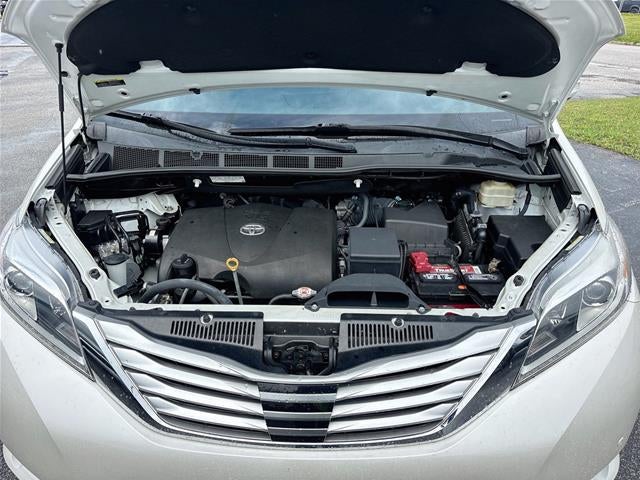 2017 Toyota Sienna Limited Premium 7-Passenger