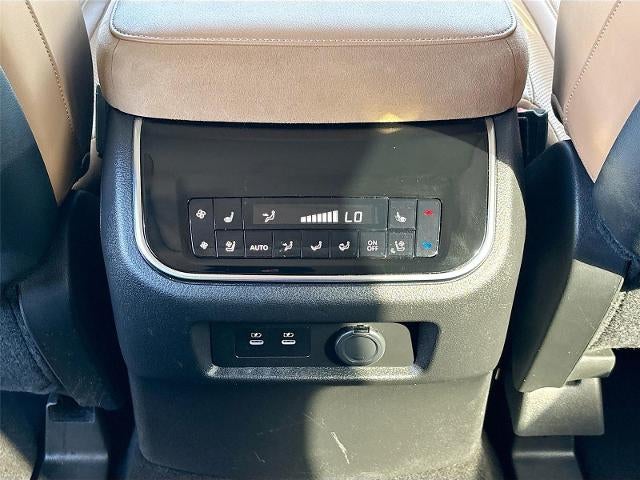 2025 INFINITI QX80 LUXE
