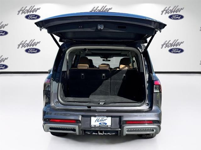 2025 INFINITI QX80 LUXE