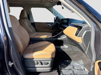 2025 INFINITI QX80 LUXE
