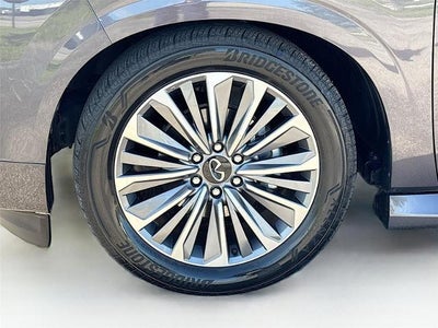 2025 INFINITI QX80 LUXE