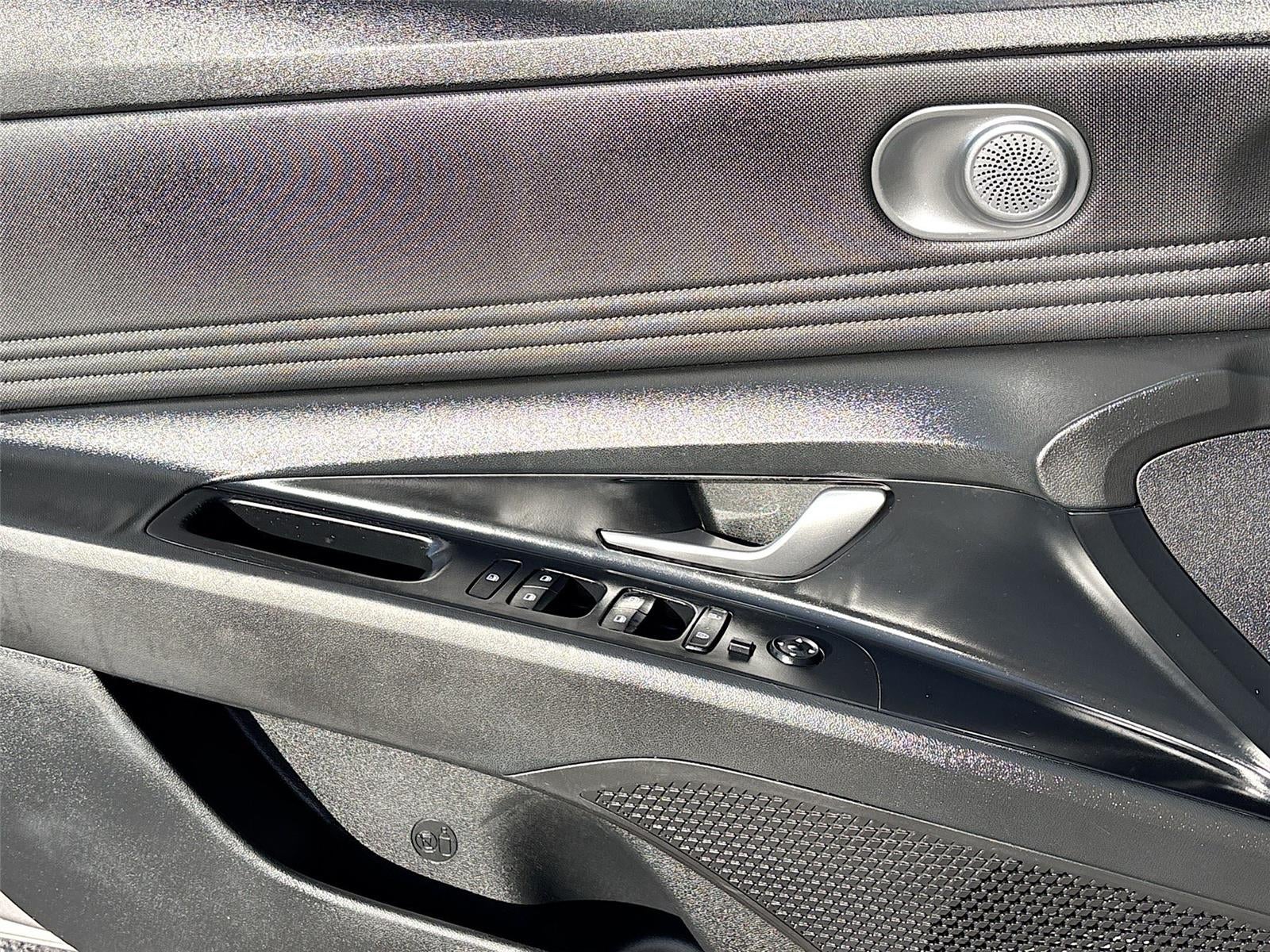 2022 Hyundai Elantra Limited